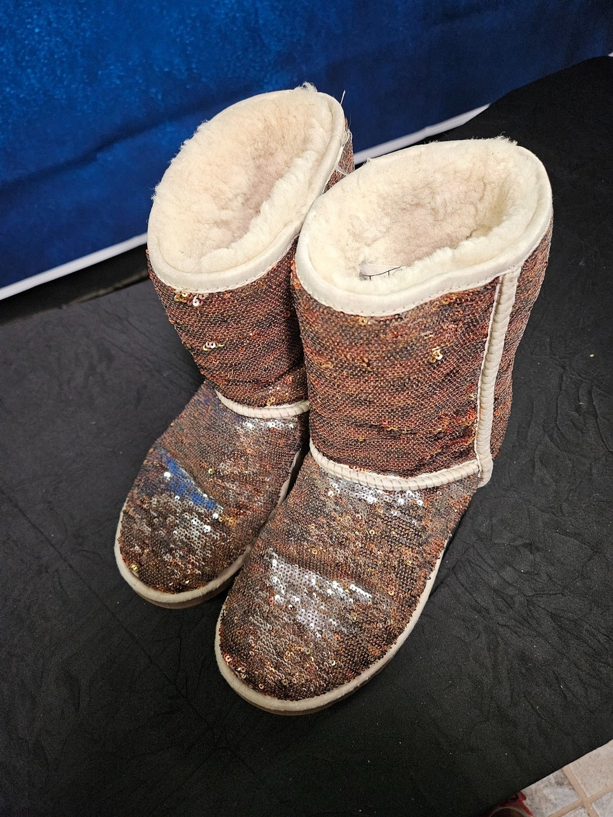 UGG Classic Short Boots Womens Size 6 Multicolor Sequin Sparkling 3353 Pull On