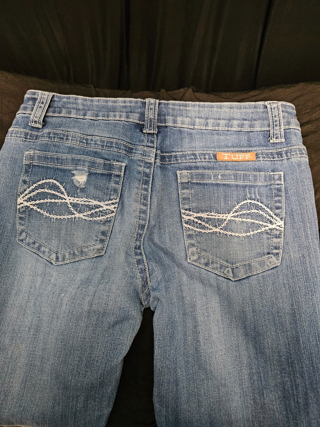 COWGIRL TUFF AIN'T MY DAY TO CARE WOMEN SIZE 30X31 RIPPED JEANS