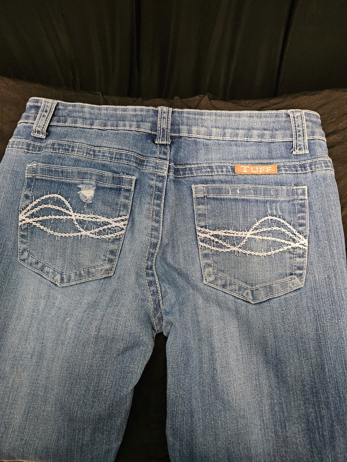 COWGIRL TUFF AIN'T MY DAY TO CARE WOMEN SIZE 30X31 RIPPED JEANS