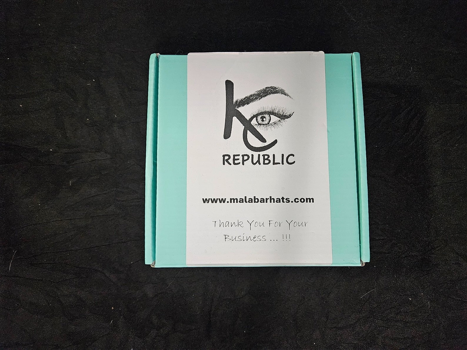 KC REPUBLIC PREMIUM BRN EYE BROW KIT & 2 PC TWEEZER SET NEW IN BOX