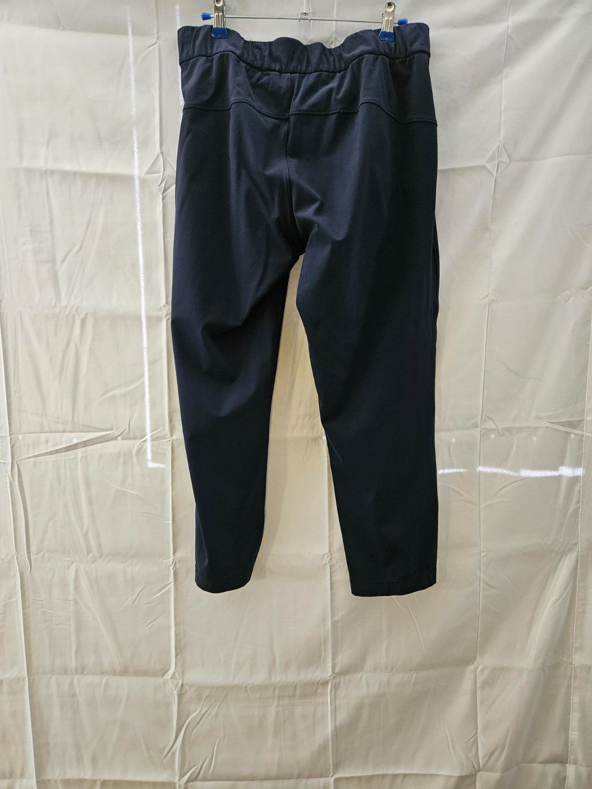 Lululemon Capri Size 6 Black high- rise Joggers Shortened Cropped