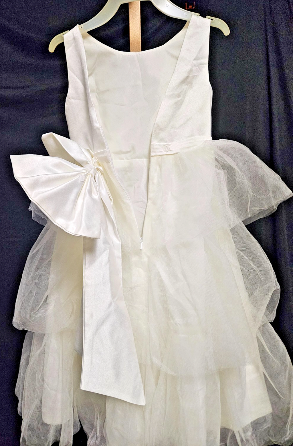 TODDLER SZ 2/3 T SLEEVELESS IVORY BOW BACK, RUFFLED TOOL FLOWERGIRL/PAGENT DRESS