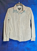 WOMEN'S LIZ CLAIBORNE WRINKLE FREE BUTTON UP STRIPED SHIRT SIZE PM