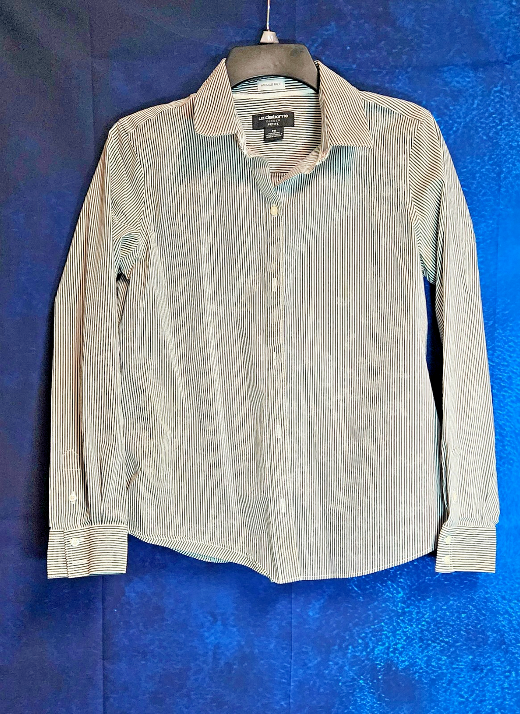 WOMEN'S LIZ CLAIBORNE WRINKLE FREE BUTTON UP STRIPED SHIRT SIZE PM