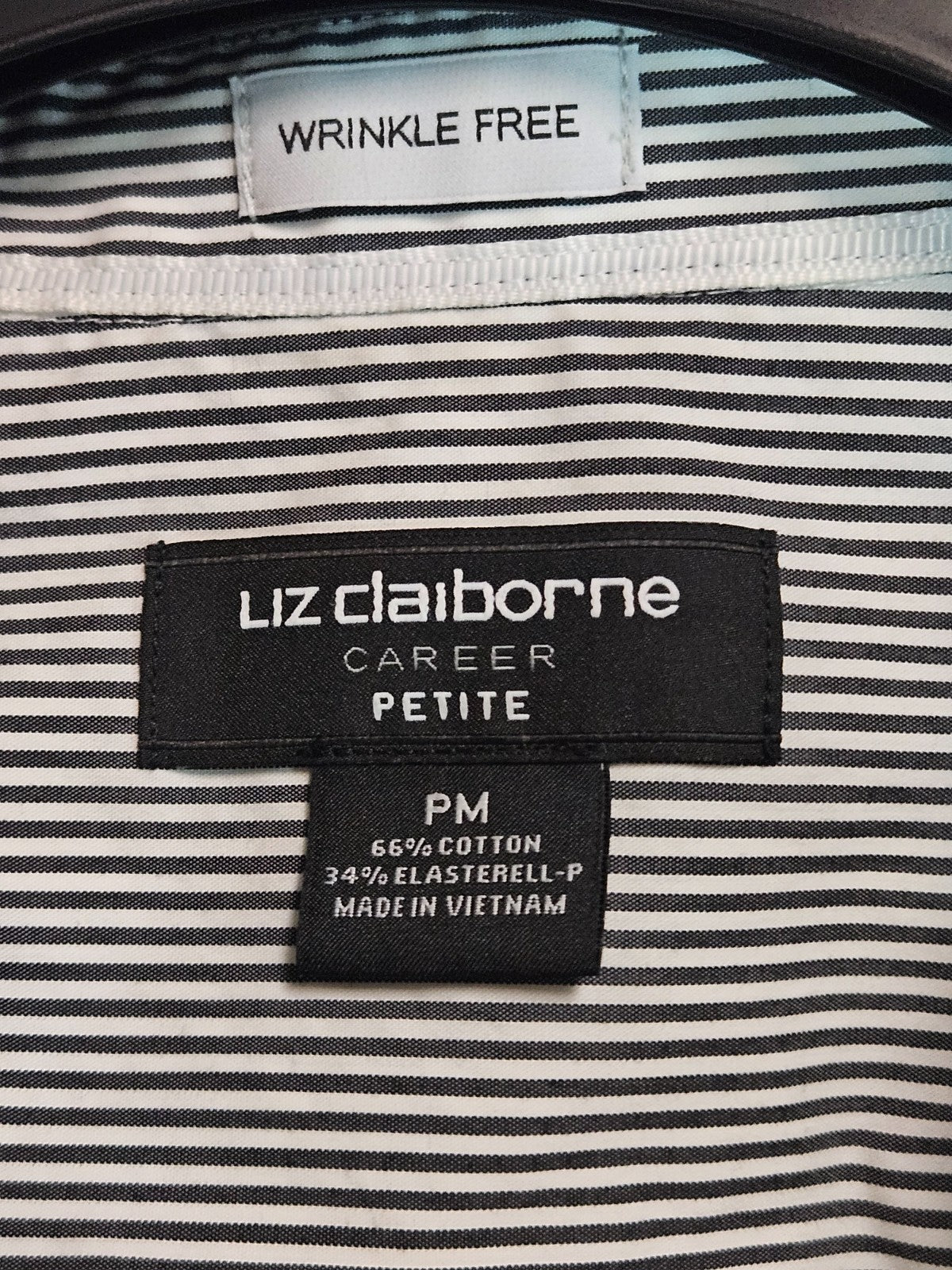 WOMEN'S LIZ CLAIBORNE WRINKLE FREE BUTTON UP STRIPED SHIRT SIZE PM