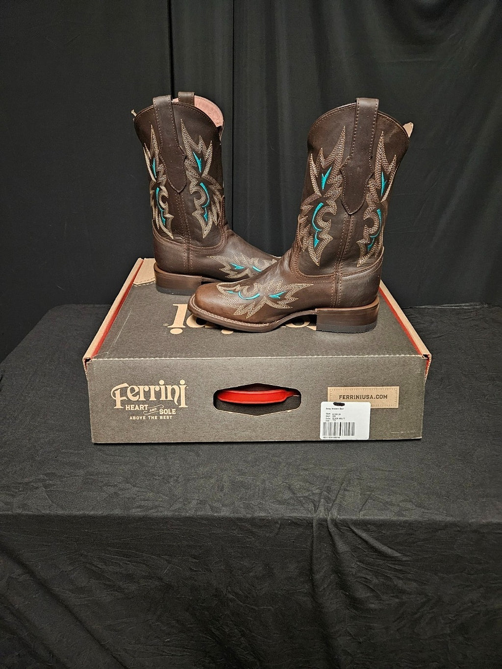 FERRINI SIZE 7.5 WOMEN'S  EMBROIDERED BETSY NICOTINE WESTERN BOOTS