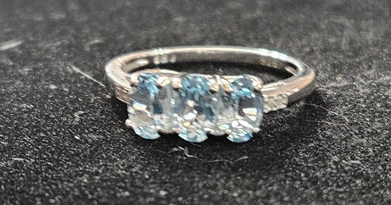 925 STERLING SILVER 3 STONE AQUAMARINE/CUBIC ZIRCONIA SIZE 6.5 RING