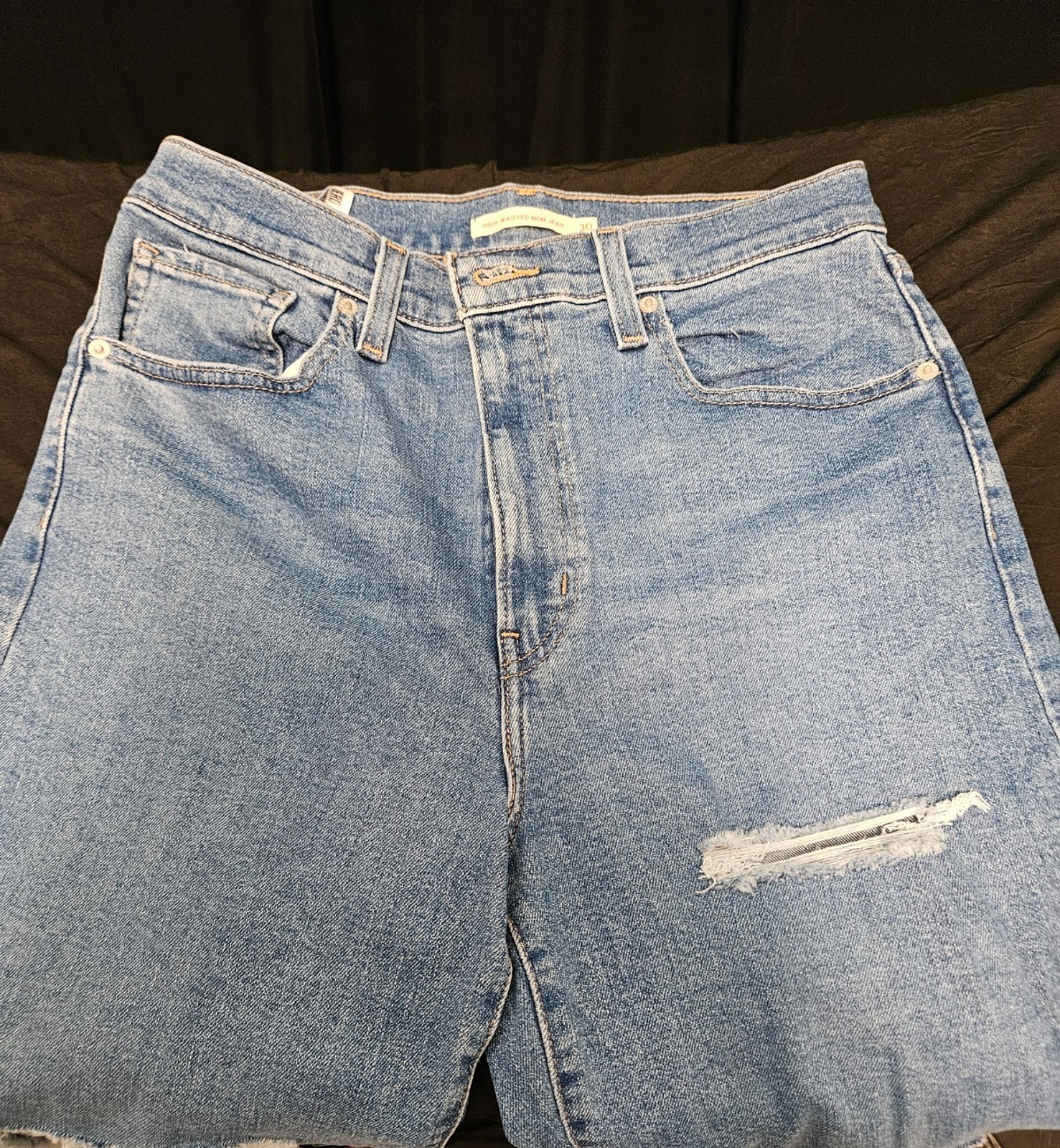 LEVI'S SIZE 30 HIGH WAISTED MOM JEANS NWOT