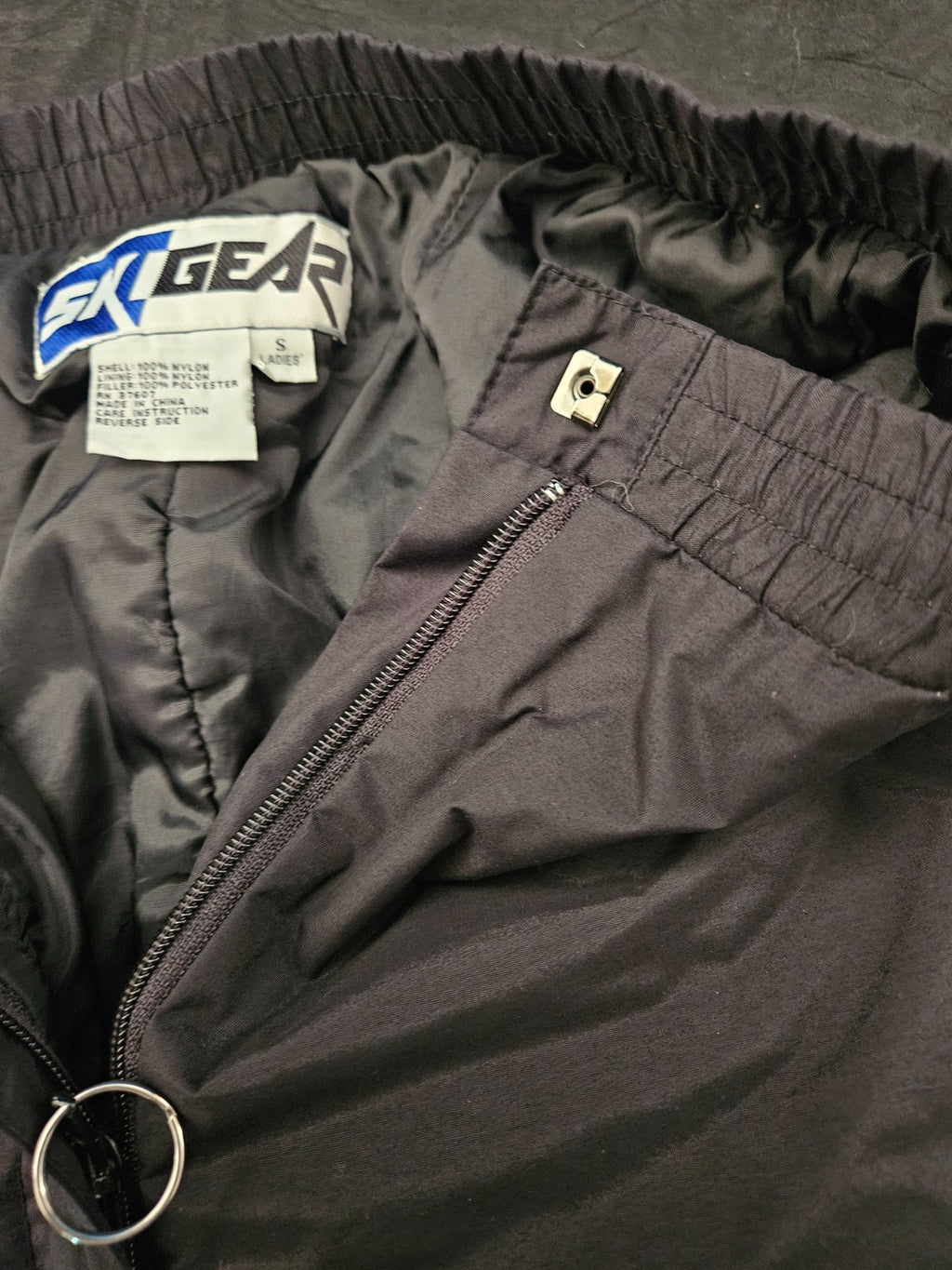 OLD NAVY WOMEN'S PUFFER JACKET BLACK SM & SKI GEAR SNO PANT L BUNDLE