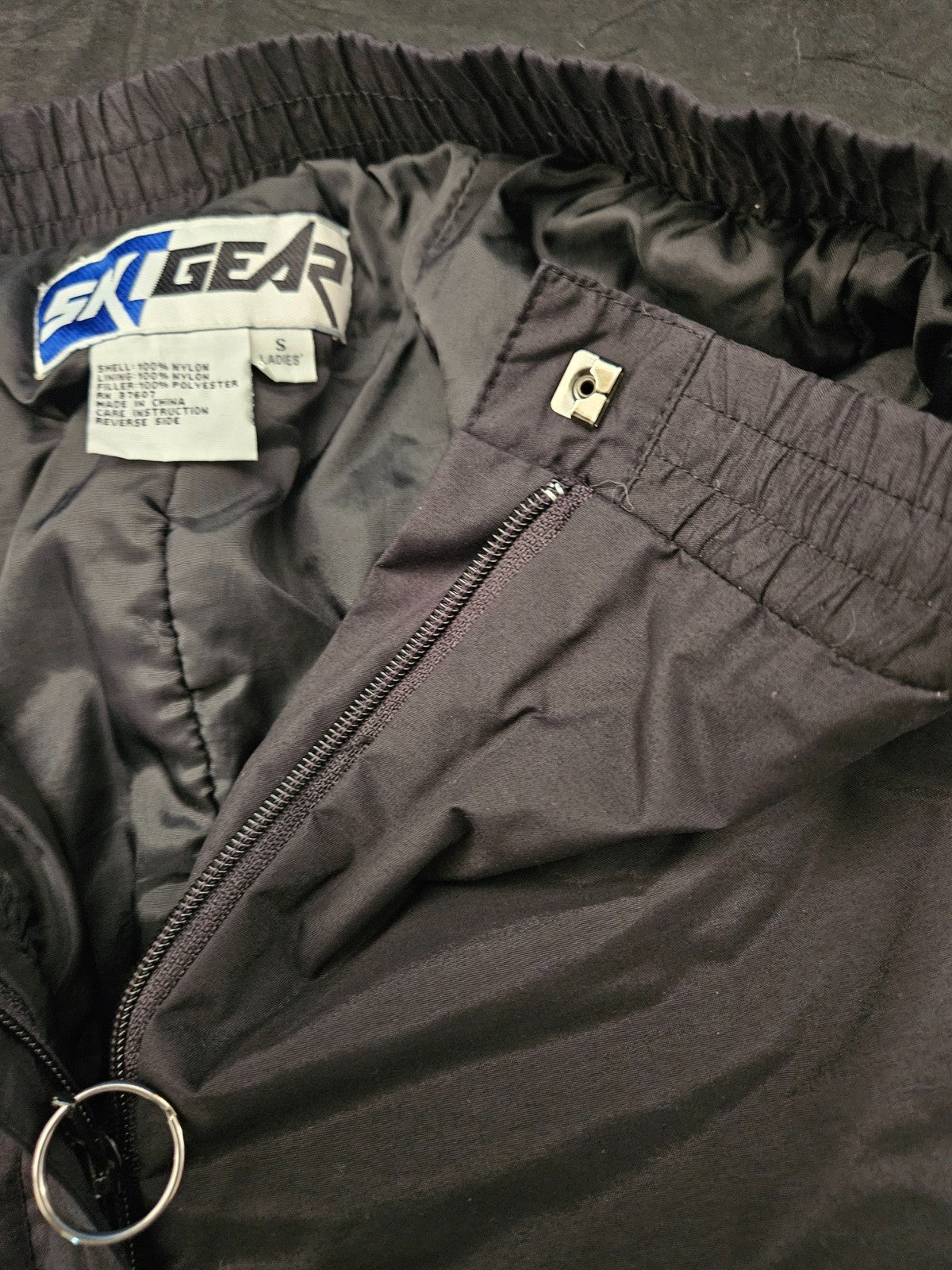 OLD NAVY WOMEN'S PUFFER JACKET BLACK SM & SKI GEAR SNO PANT L BUNDLE