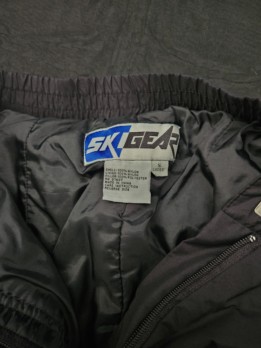 OLD NAVY WOMEN'S PUFFER JACKET BLACK SM & SKI GEAR SNO PANT L BUNDLE
