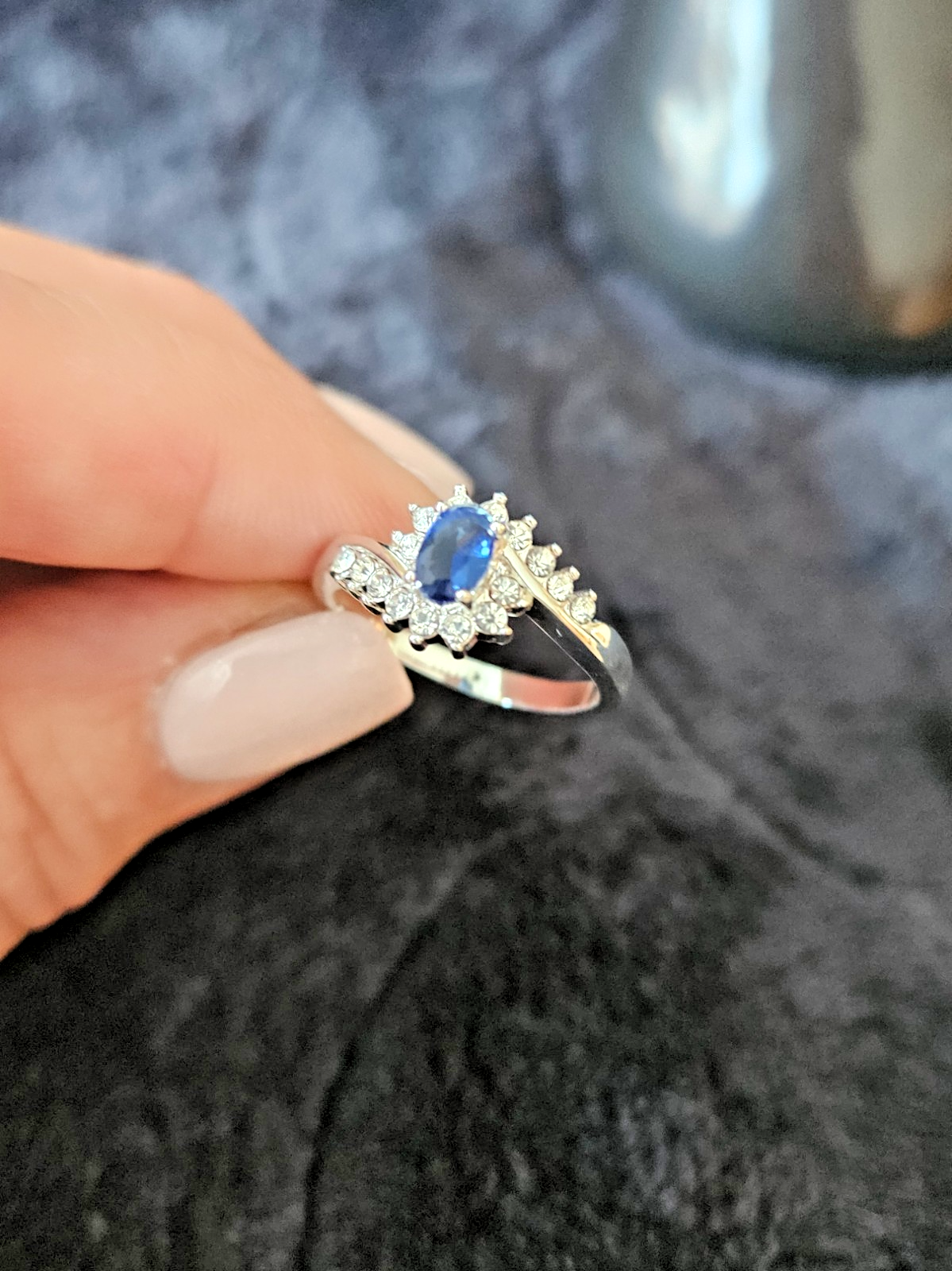 WOMEN'S BLUE CRYSTAL PURE SILVER OVER BRASS OVAL BYPASS RING SZ 8