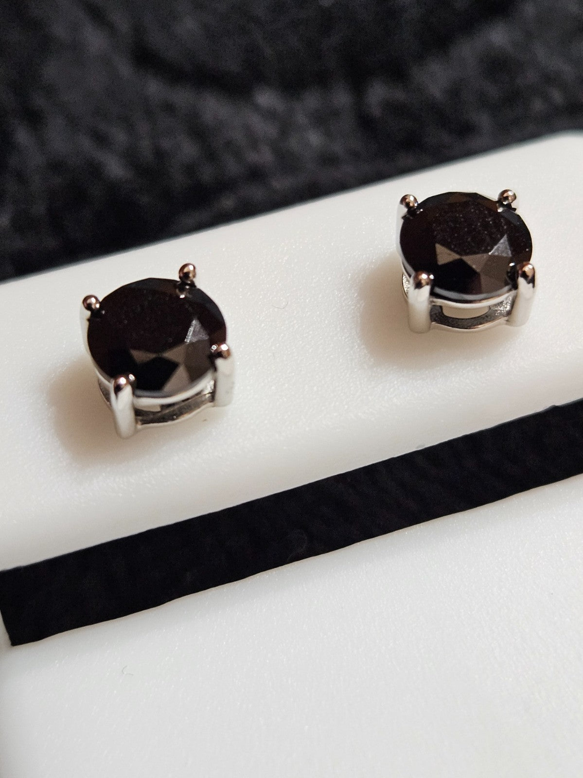 STERLING SILVER AND BLACK ONYX STUD EARRINGS NWOT
