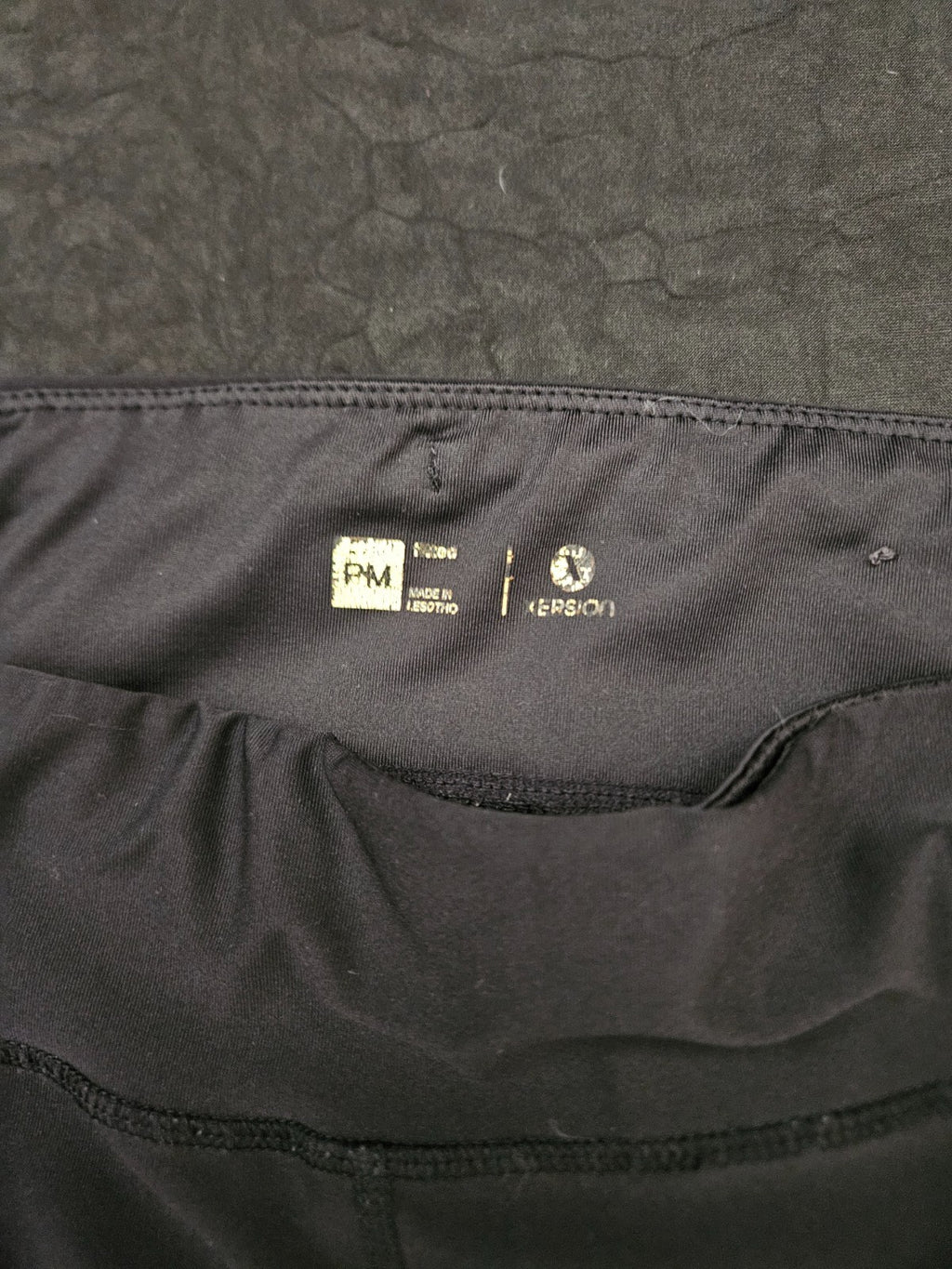 4 pr. WOMEN'S BLACK LEGGING BUNDLE SIZE MED BUTTLIFTING, CAPRI, ANKLE