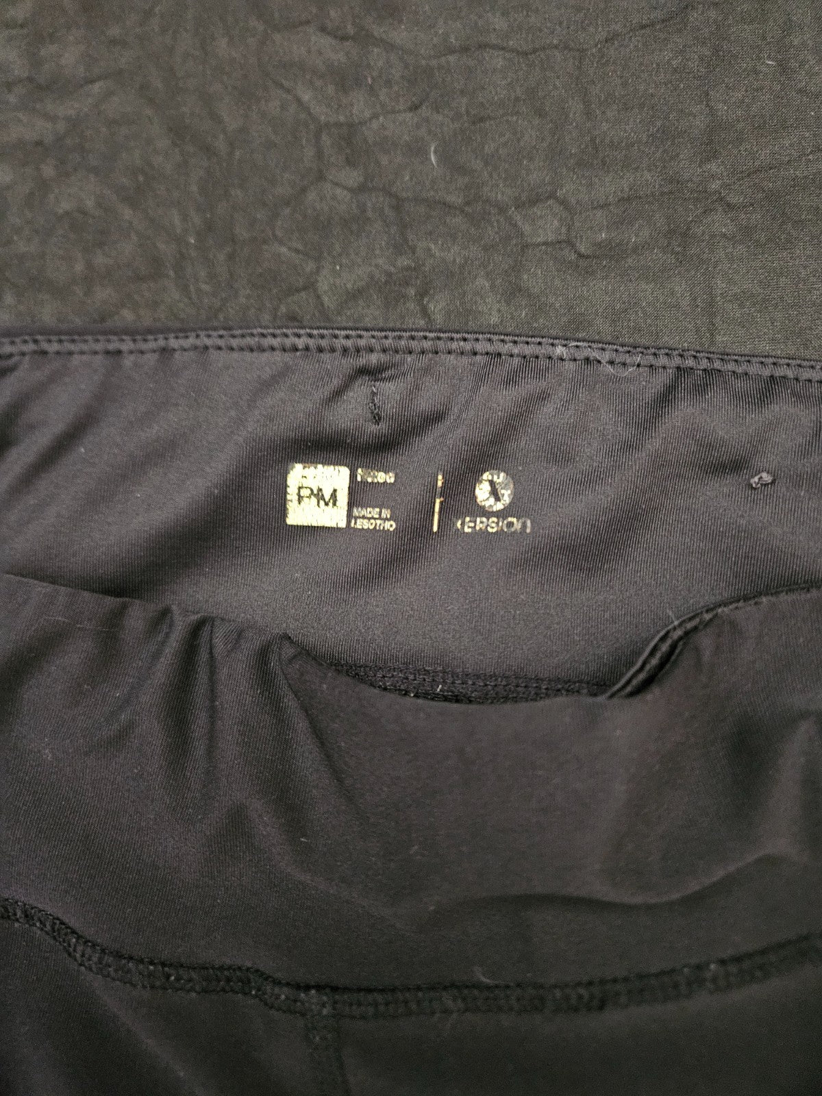 4 pr. WOMEN'S BLACK LEGGING BUNDLE SIZE MED BUTTLIFTING, CAPRI, ANKLE