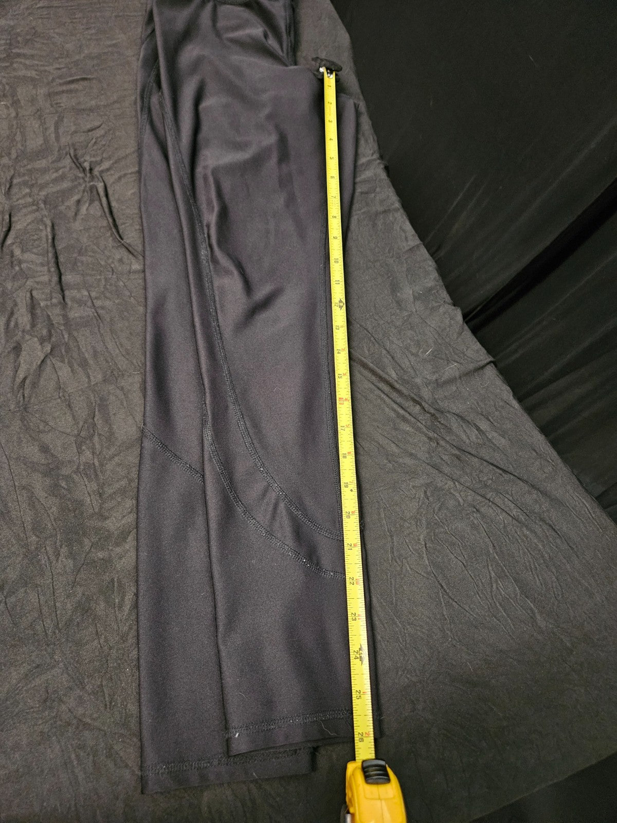 4 pr. WOMEN'S BLACK LEGGING BUNDLE SIZE MED BUTTLIFTING, CAPRI, ANKLE
