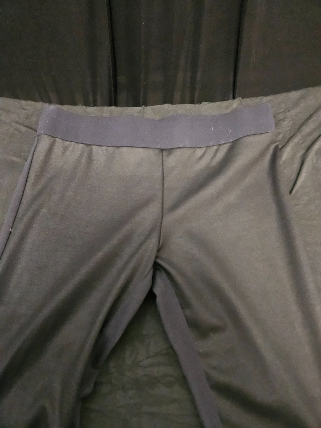 4 pr. WOMEN'S BLACK LEGGING BUNDLE SIZE MED BUTTLIFTING, CAPRI, ANKLE