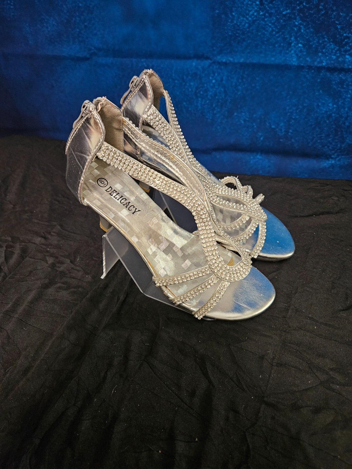 WOMEN'S SIZE6 DELICACY BRAND RHINESTONE FORMAL HEELED SANDAL USED IN EXCELLENT