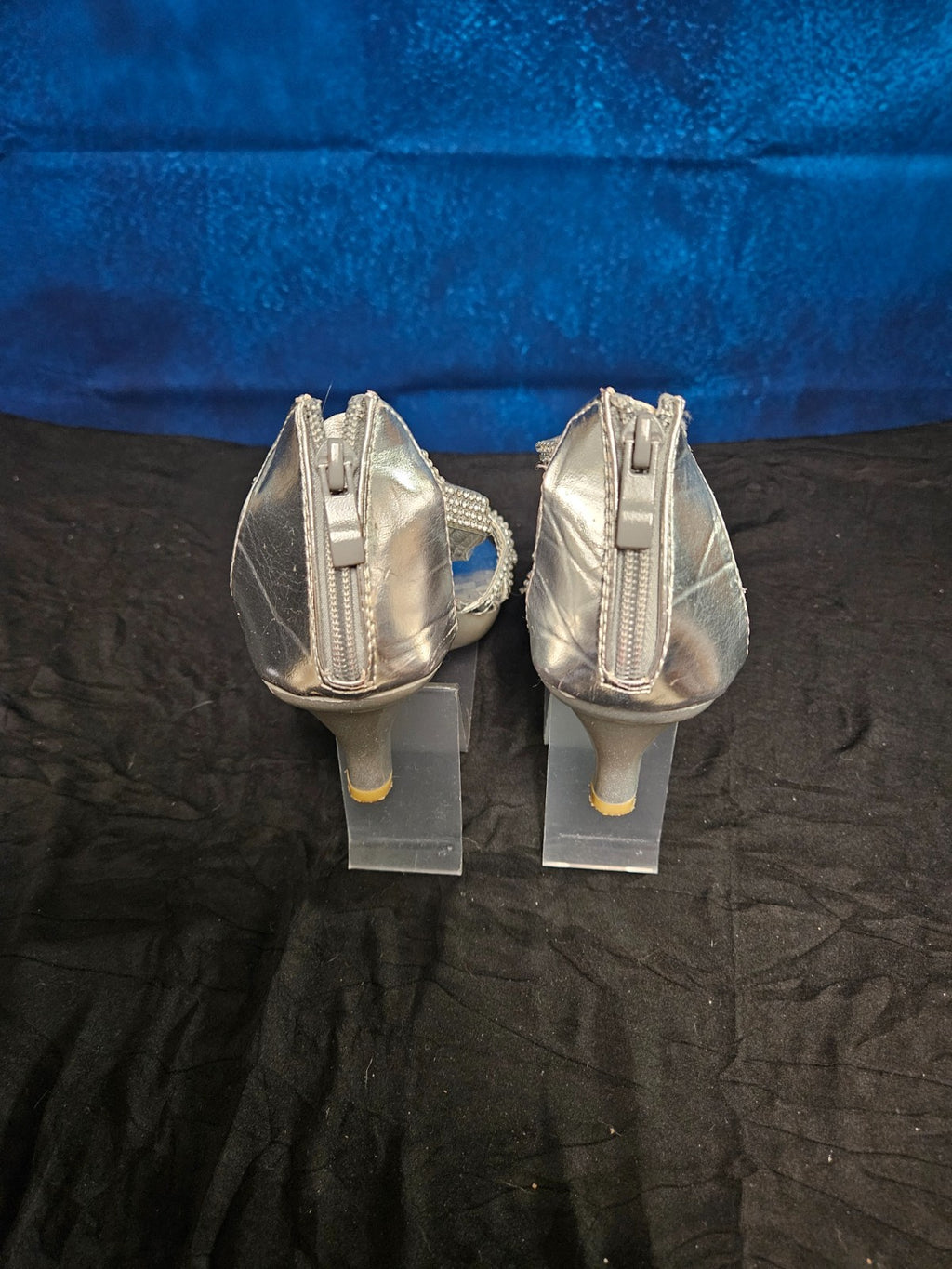 WOMEN'S SIZE6 DELICACY BRAND RHINESTONE FORMAL HEELED SANDAL USED IN EXCELLENT