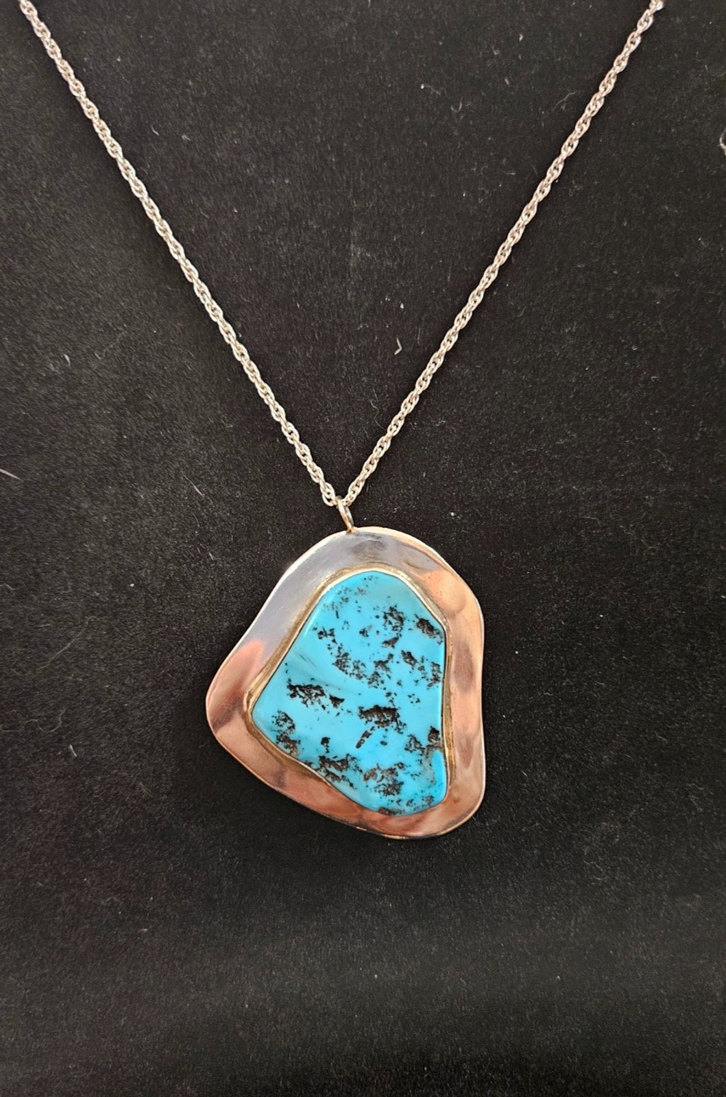 NATIVE AMERICAN HAND MADE STERLING TURQUOISE PENDANT & CHAIN ARTIST INITIAL