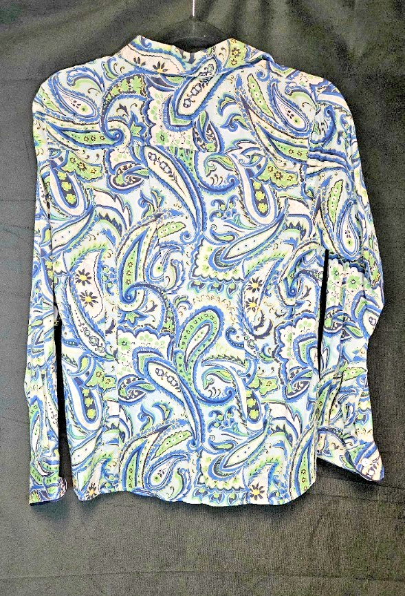 WOMEN'S FOXCROFT WRINKLE FREE PAISLEY BUTTON UP SHIRT SIZE 10P IN GREAT CONDITIO