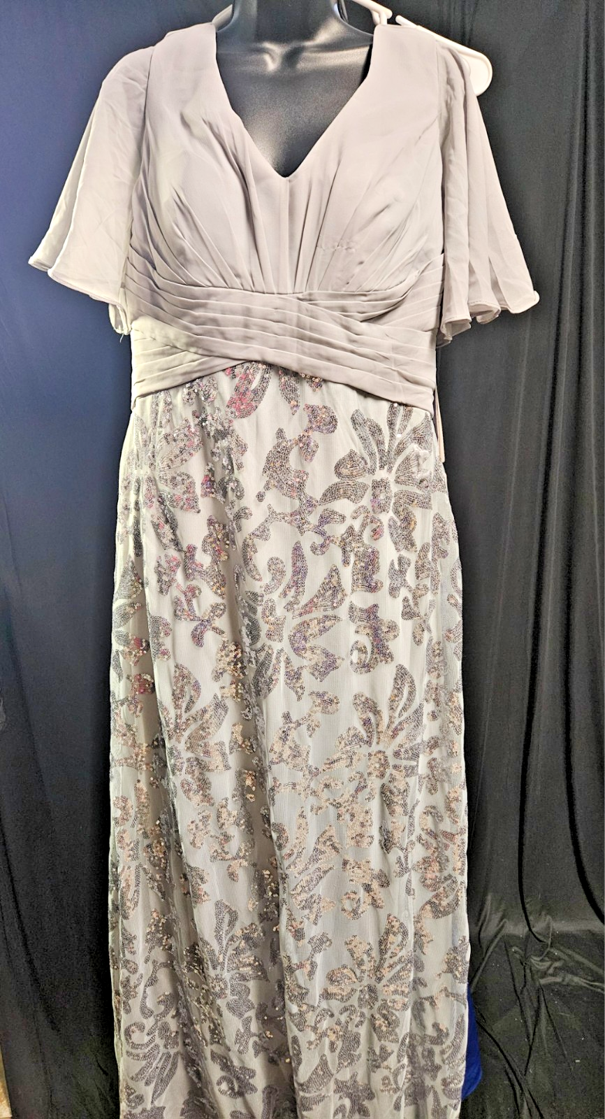 SZ 14 DEEP V-NECK SILVER-TONED,SEQUINED,FLORAL PATTERN FORMAL/PROM/GOWN CORSET