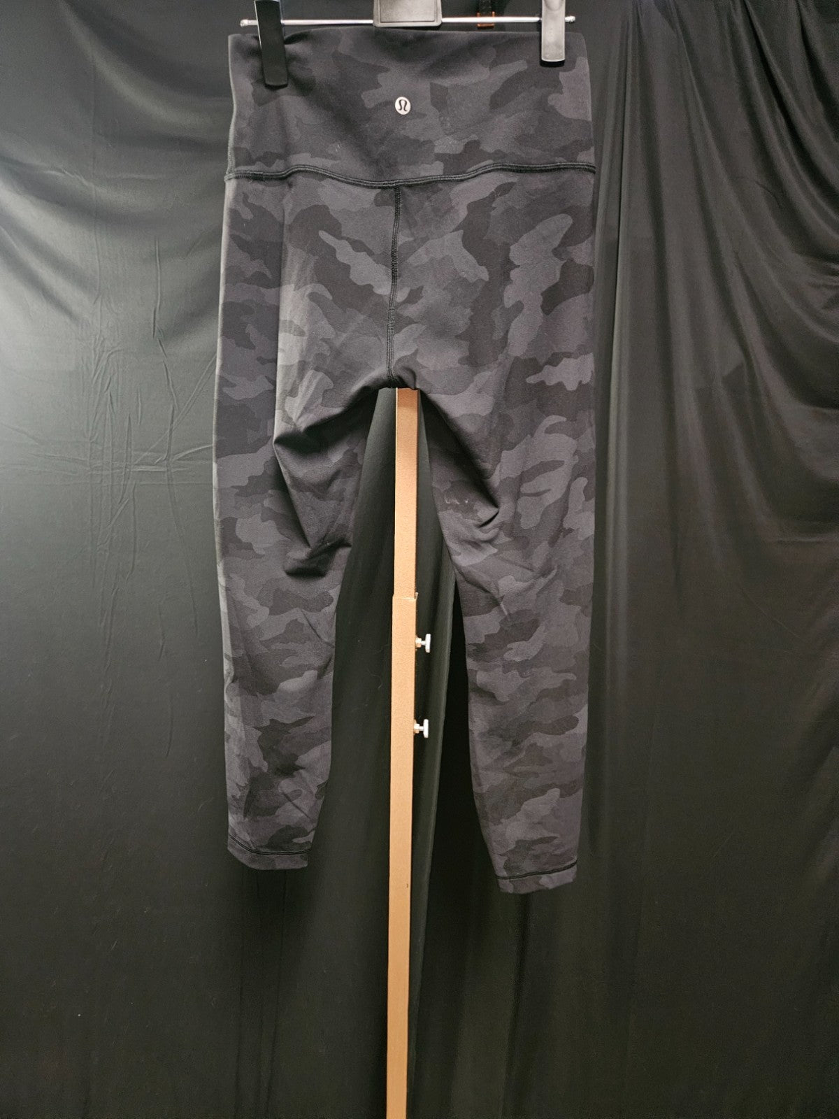 LULULEMON FITS SIZE 8 GRAY/BLACK CAMO PANTS