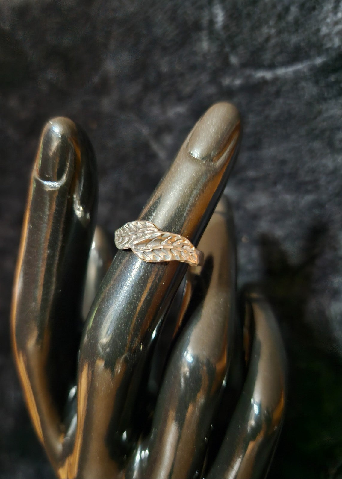 VINTAGE NATIVE AMERICAN NAVAJO MADE STERLING SILVER FEATHER RING SIZE 6.5