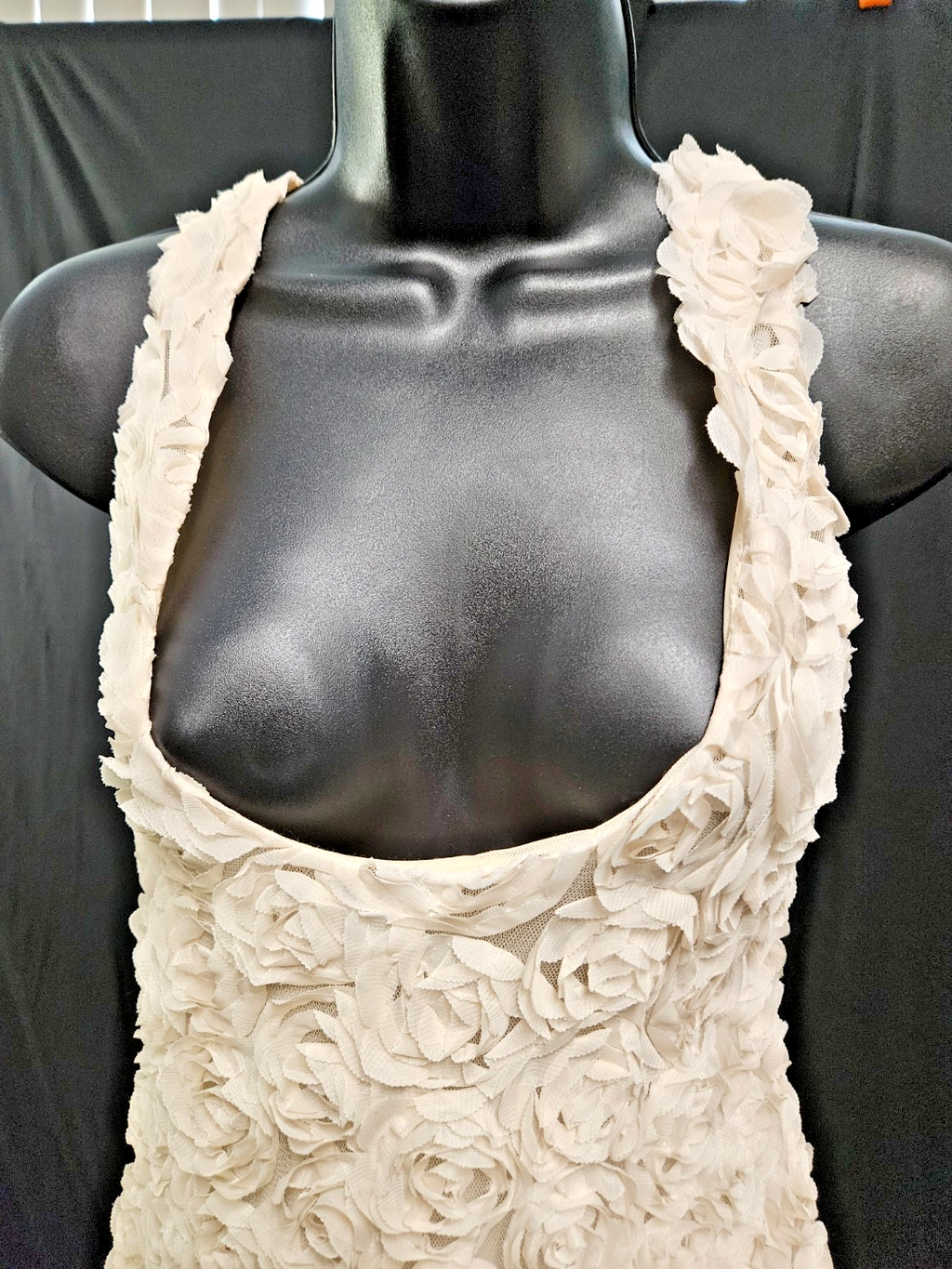 SHEIN LONG BEIGE ROSE FLORAL JACQUARD SLIM FIT GOWN SIZE LARGE SCOOP NECKLINE