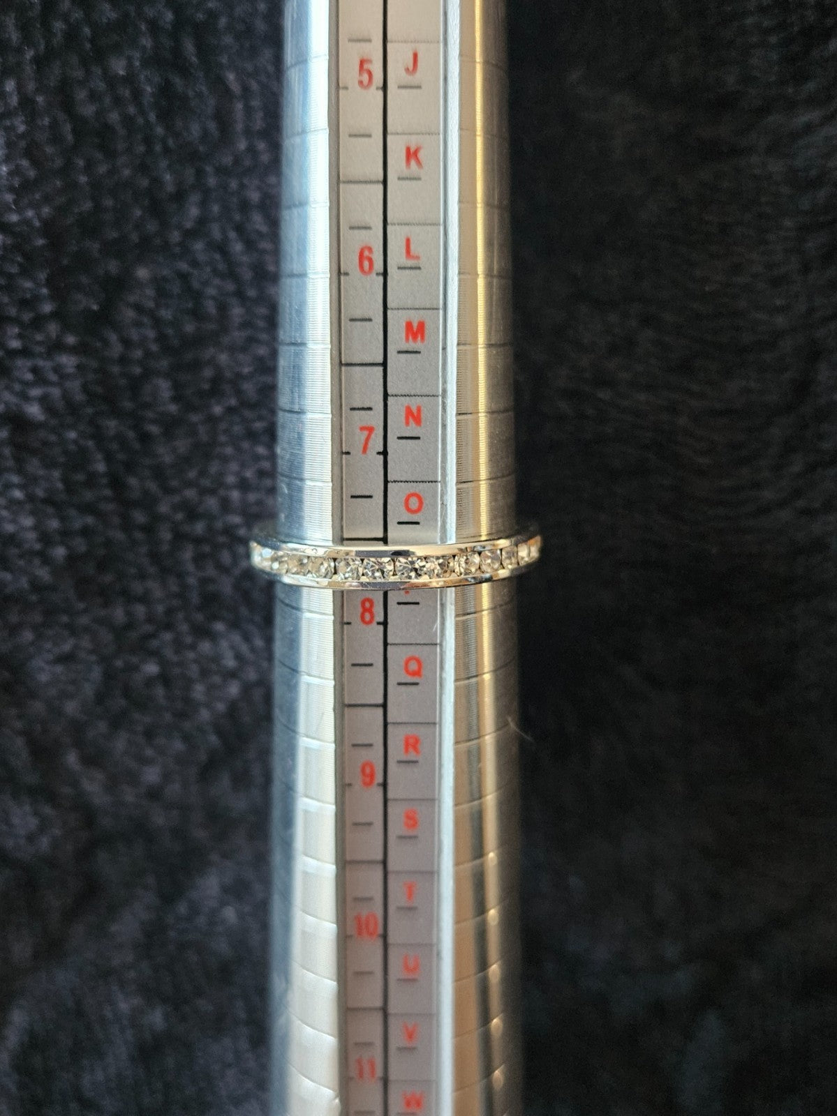 WOMEN'S CRYSTAL PURE SILVER OVER BRASS ETERNITY BAND SIZE 7 3/4