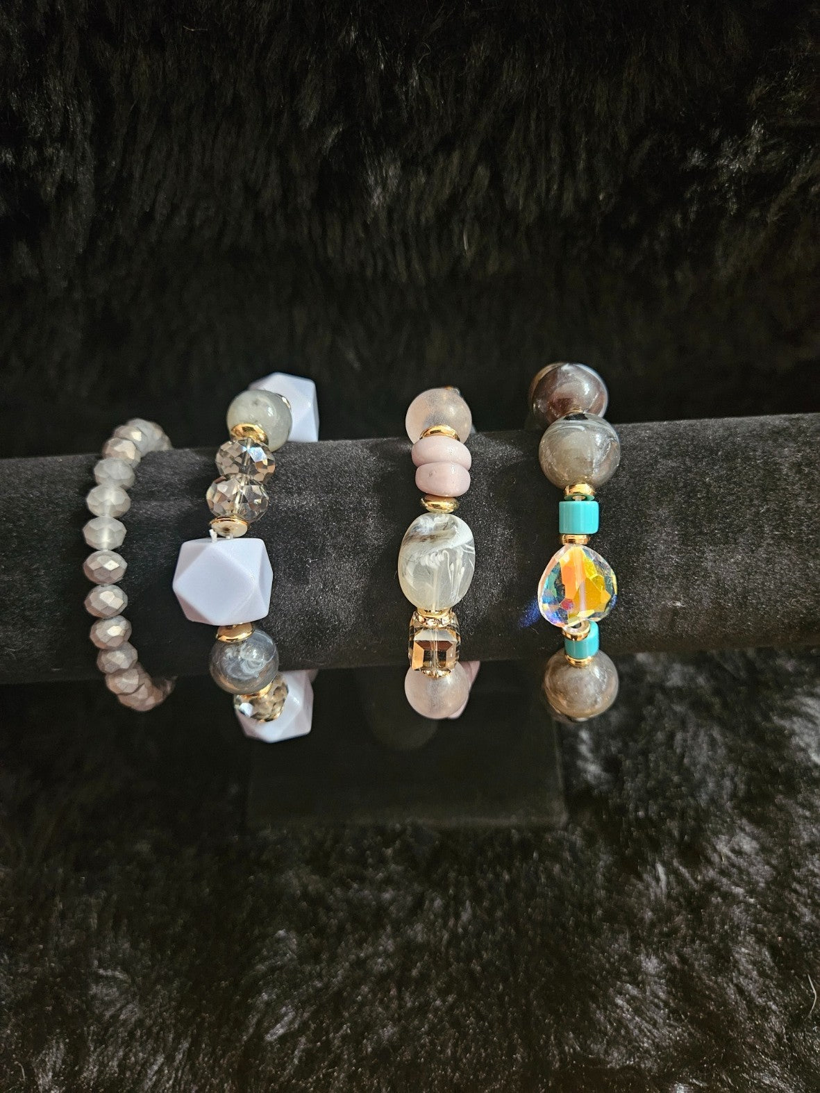 OFF PARK COLLECTION MULTI COLORED RESIN&CRYSTAL GOLD PLATED SET OF BEAD BRACELET