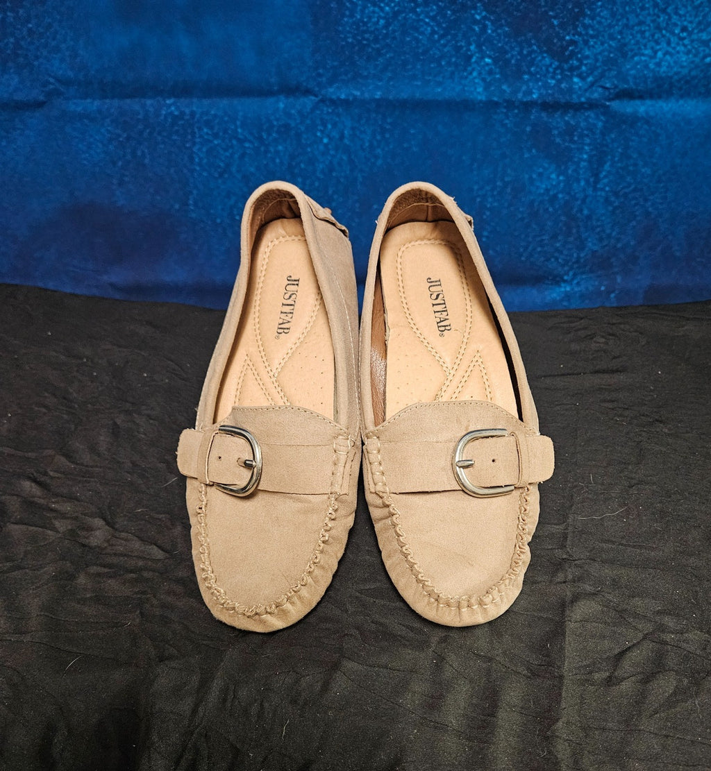 WOMEN'S JUST FAB ZAYLEY MOCCASSINS SIZE 6.5 TAN USED IN GOOD CONDITION