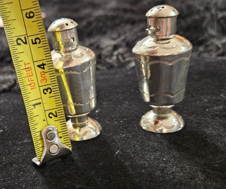 NATIVE AMERICAN NAVAJO MADE STERLING SILVER 2 in SIGNEDSALT & PEPPER SHAKER SET