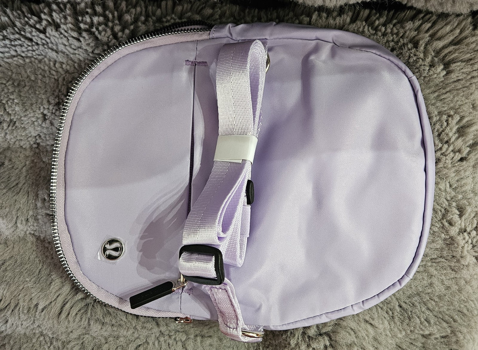 LULULEMON CITY ESSENTIALS POUCH 4L IN LAVENDER FROST NWOT