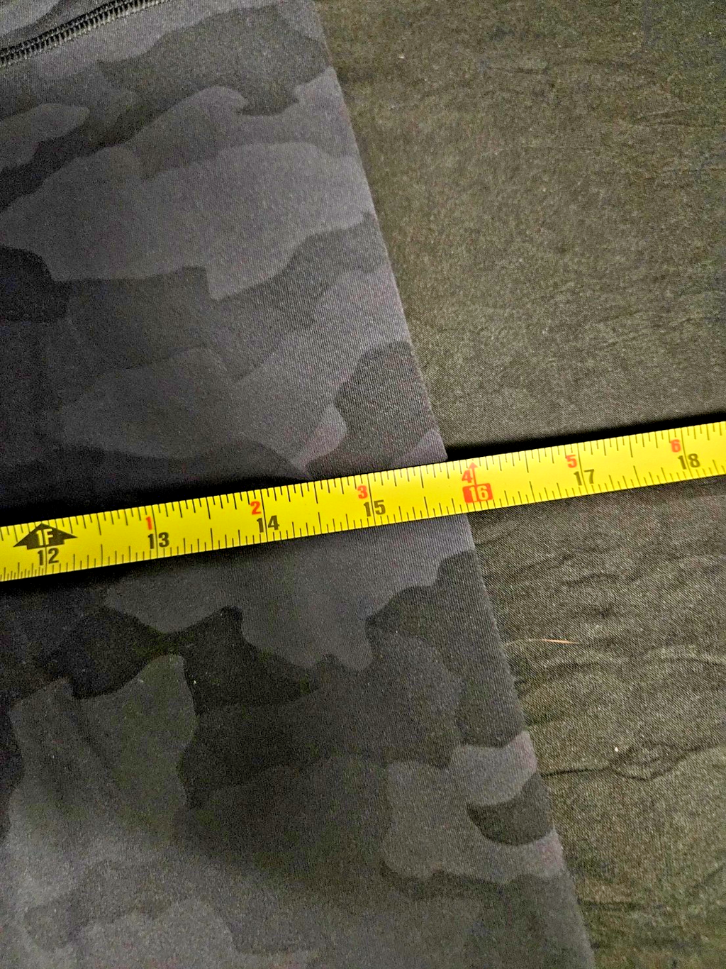 LULULEMON FITS SIZE 8 GRAY/BLACK CAMO PANTS