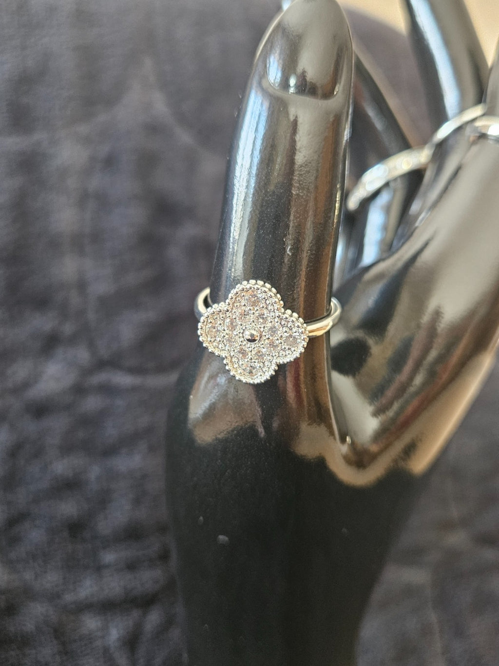 CUBIC ZIRCONIA PURE SILVER OVER BRASS CLOVER COCKTAIL RING SIZE 9