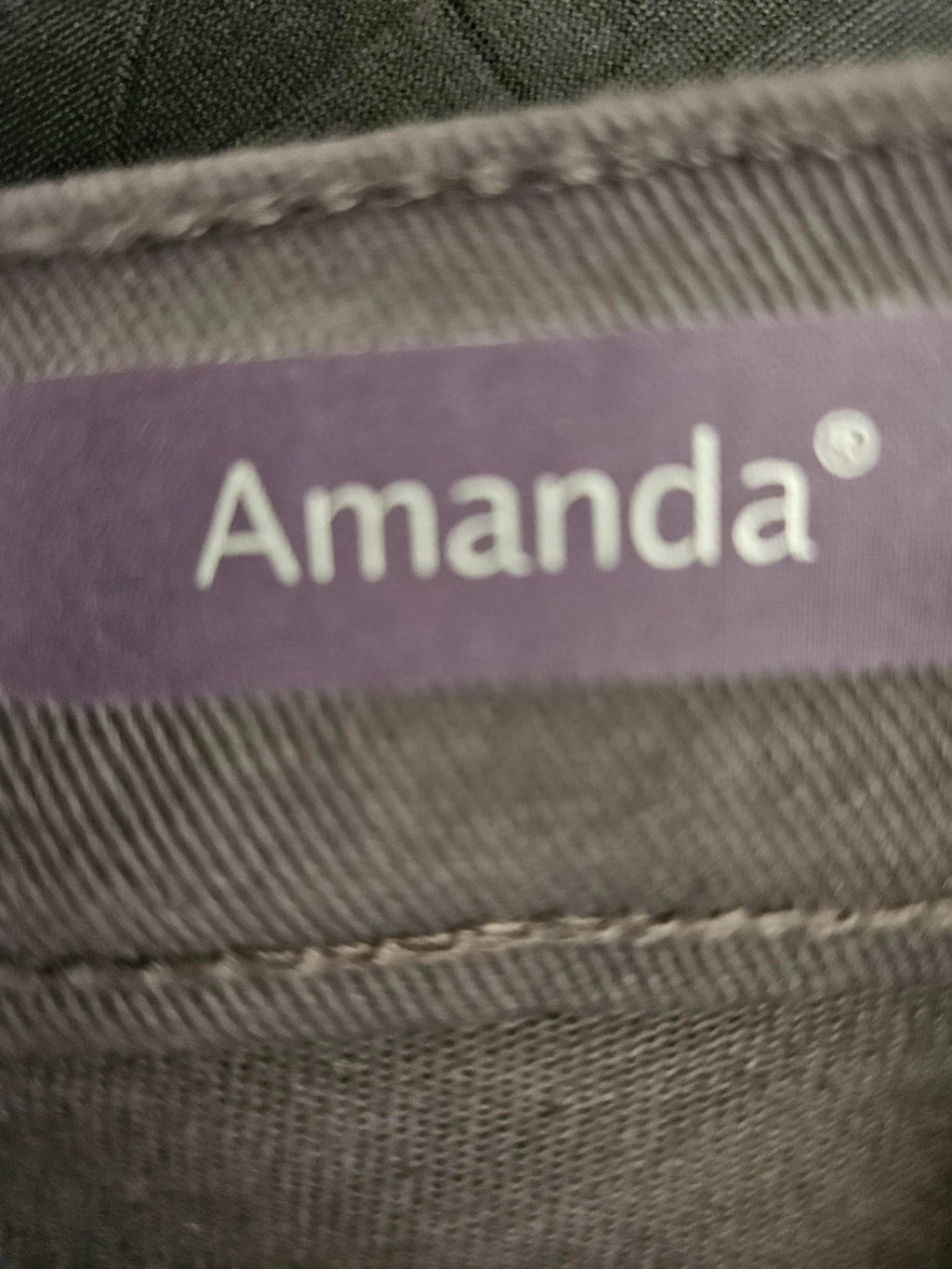 Women's Gloria Vanderbilt Size 8 P  Amanda Jeans Grey