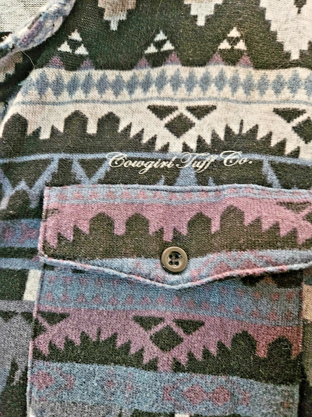 COWGIRL TUFF WOMEN'S SIZE Med SOUTHWESTERN AZTEC  PRINT PULLOVER BUTTON UP TOP