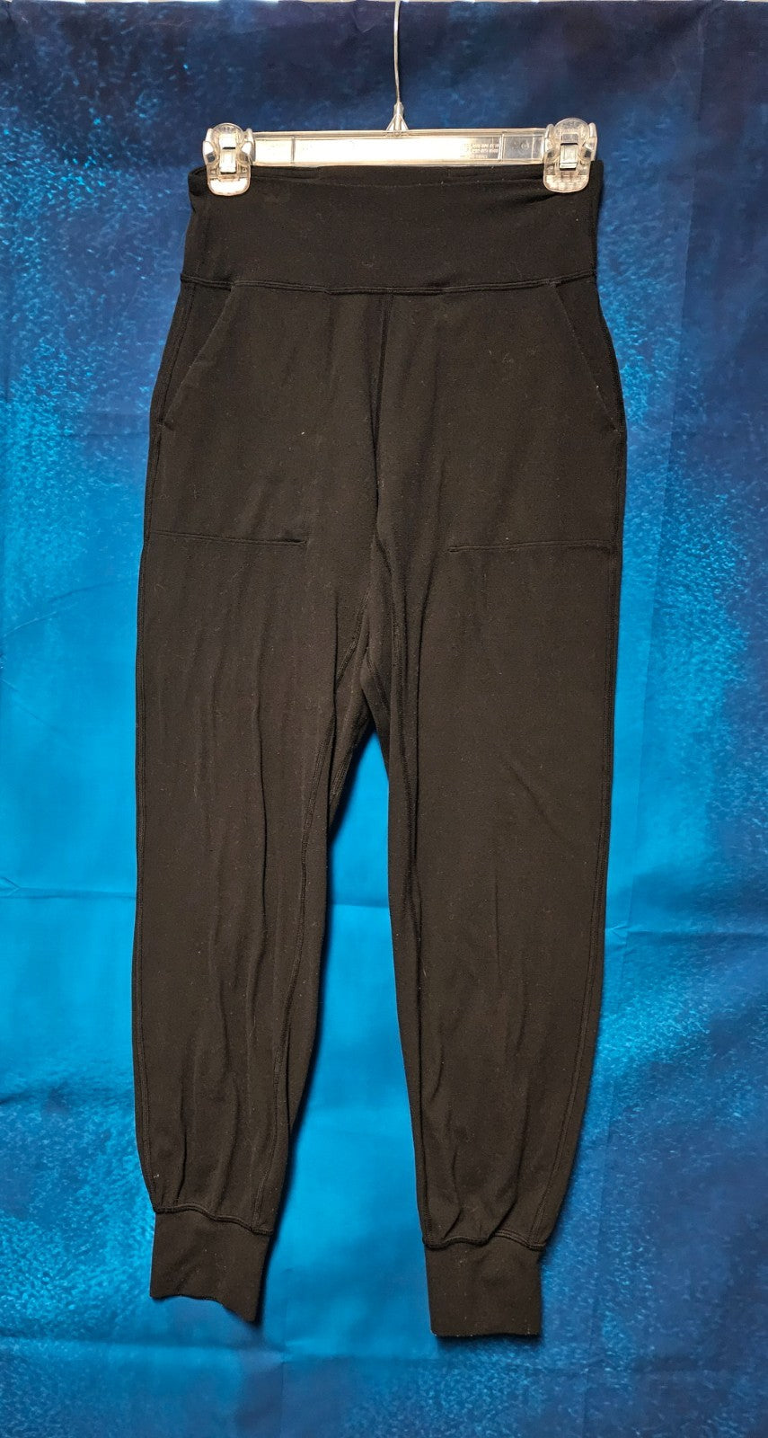 LULULEMON Black Jogger Sz. 4 IN GREAT CONDITION
