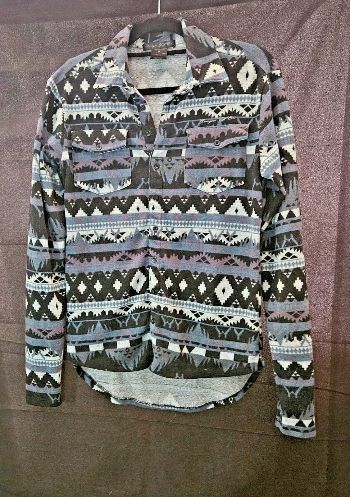 COWGIRL TUFF WOMEN'S SIZE Med SOUTHWESTERN AZTEC  PRINT PULLOVER BUTTON UP TOP