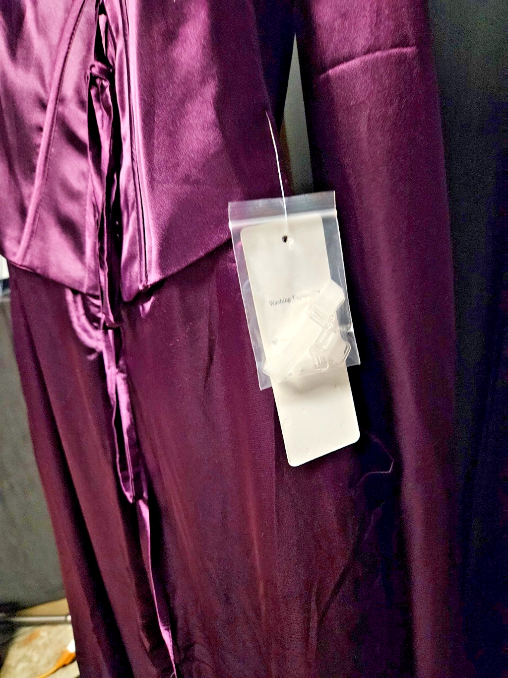 PURPLE/WINE SATIN STRAPLESS PROM/FORMAL GOWN W/SCARF SIZE 8/10 BONING NWT