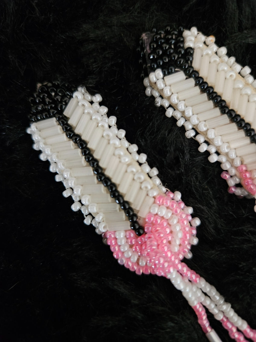 NATIVE AMERICAN OJIBWE HANDMADE 2 in LONG BEADED FEATHER SET PINK