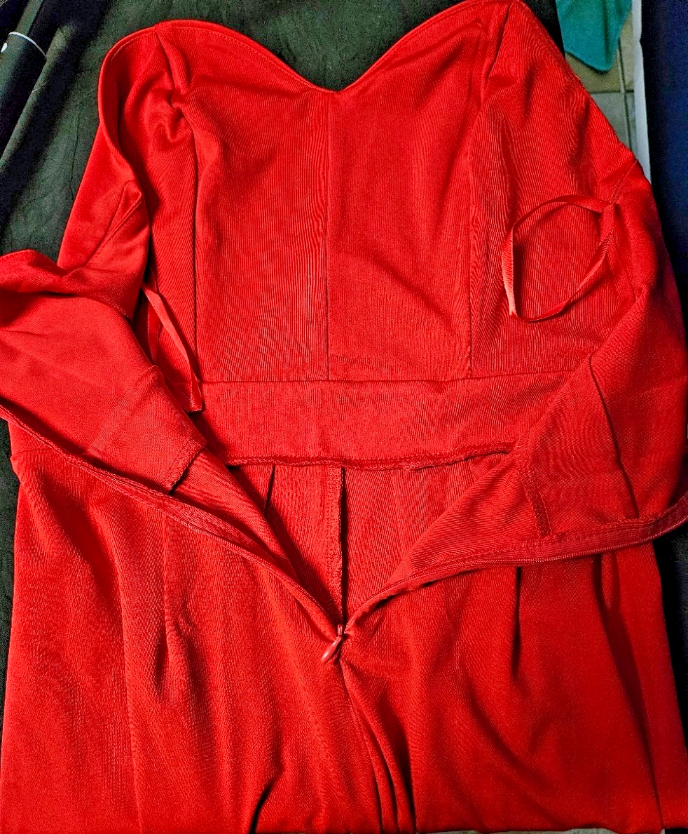 WOMEN'S SIZE MEDIUM RED STRAPLESS JUMPSUIT & BELT NWOT