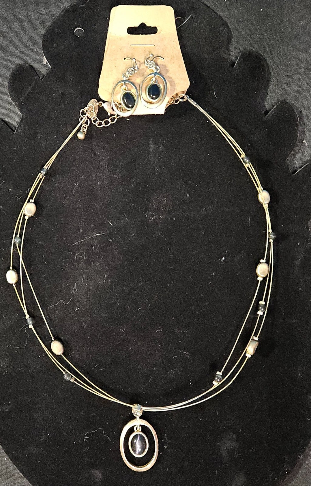 WOMEN'S NECKLACE SET TRIPLE WIRE YELLOW GOLD FILL OVER STAINLESS W/ONYX ACCENT