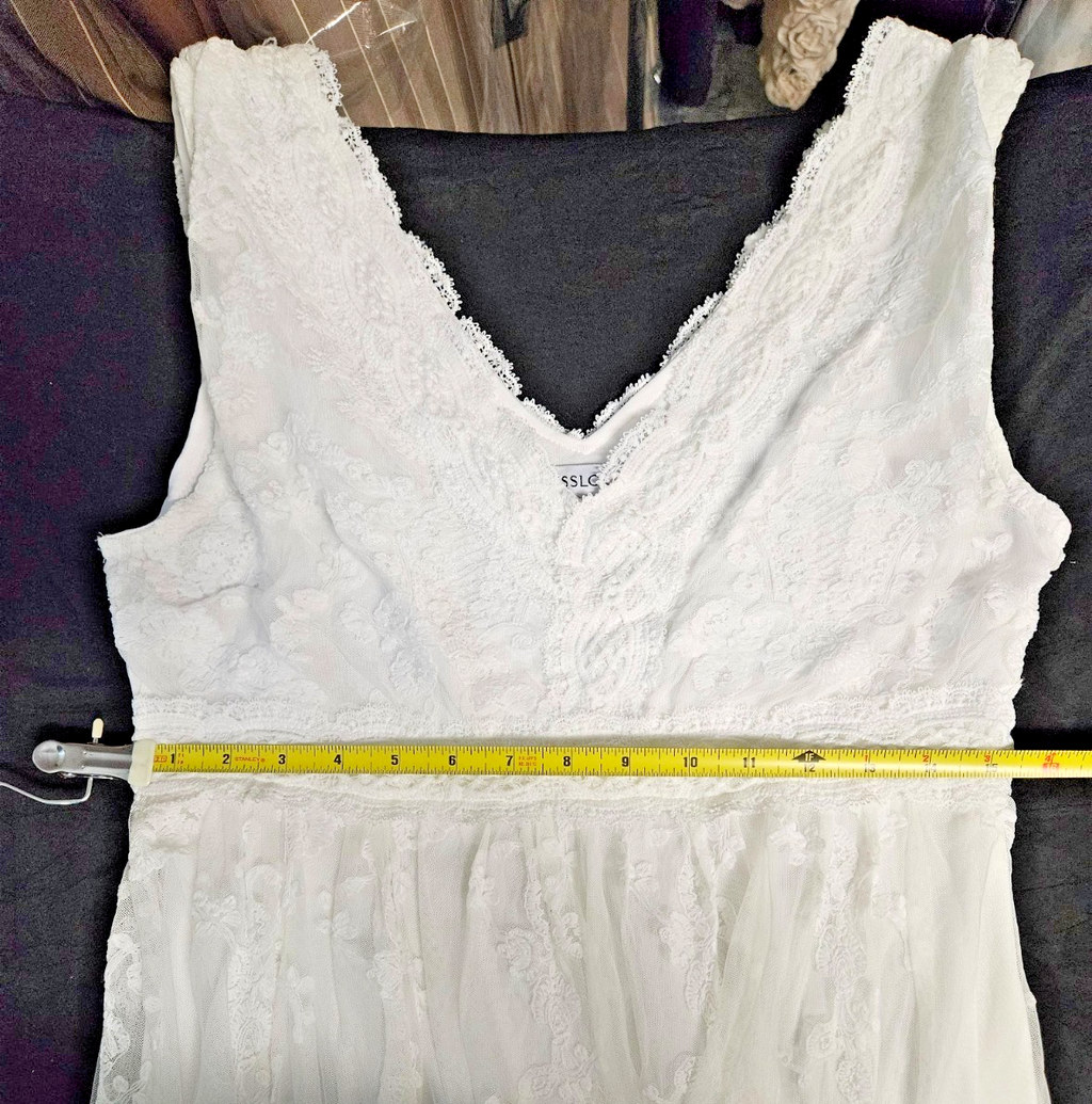 MISSLOOK MEDIUM WOMENS WHITE LACE & POLYESTER MIDI GOWN NWOT
