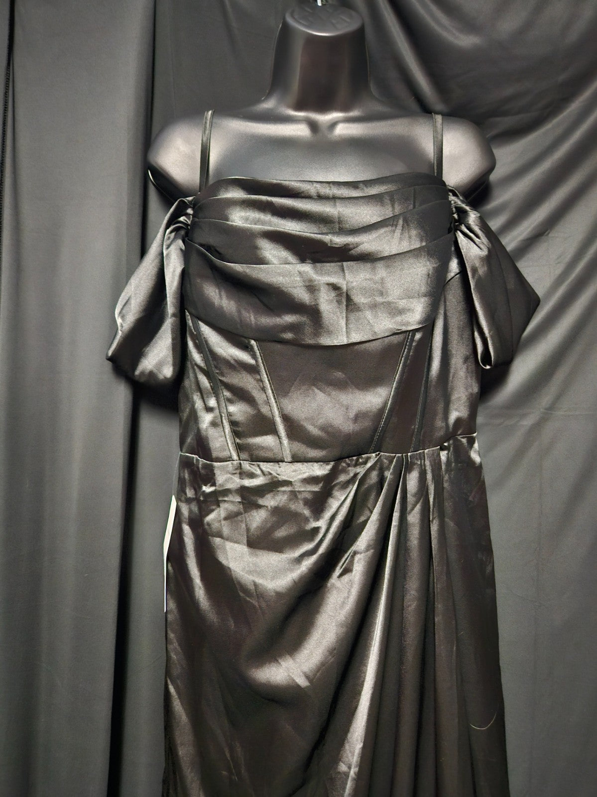 GORGEOUS BLACK SATIN OFF THE SHOULDER EVENING GOWN SIZE 10/12 PROM/FORMAL NWT
