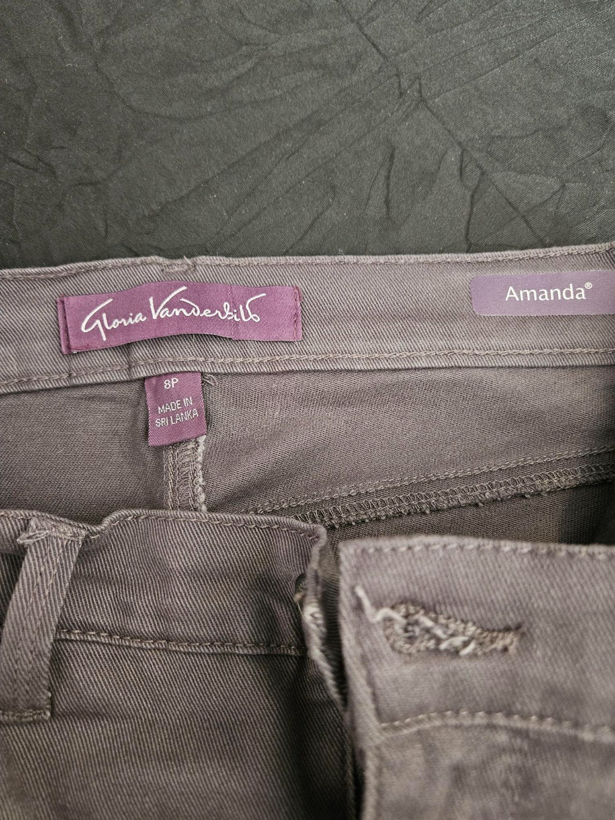 Women's Gloria Vanderbilt Size 8 P  Amanda Jeans Grey