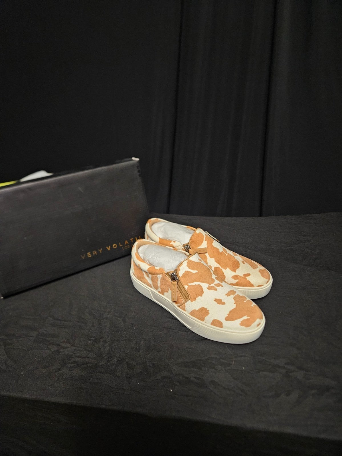 Very Volatile Women's Normande Sneaker Size 7 Tan White Cow Print Real Fur