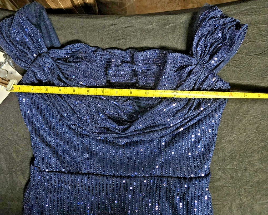 NAVY SEQUINE SIZE 8/10 M ON/OFF SHOULDER SHORT FORMAL/COCKTAIL/PROM DRESS