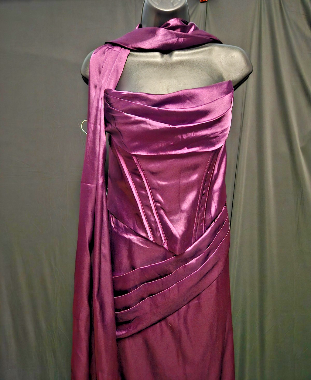 PURPLE/WINE SATIN STRAPLESS PROM/FORMAL GOWN W/SCARF SIZE 8/10 BONING NWT
